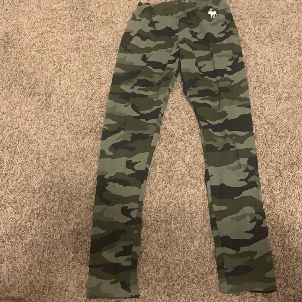 Abercrombie kids, size 13/14, green camouflage